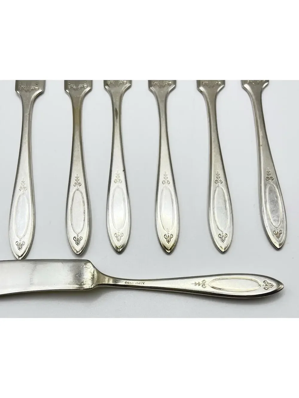 Vintage Oneida Silver Adam Silverplated Butter Knives lot of 7 Community 2558.4
